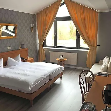 Burg & Eventlocation Hotel 4*