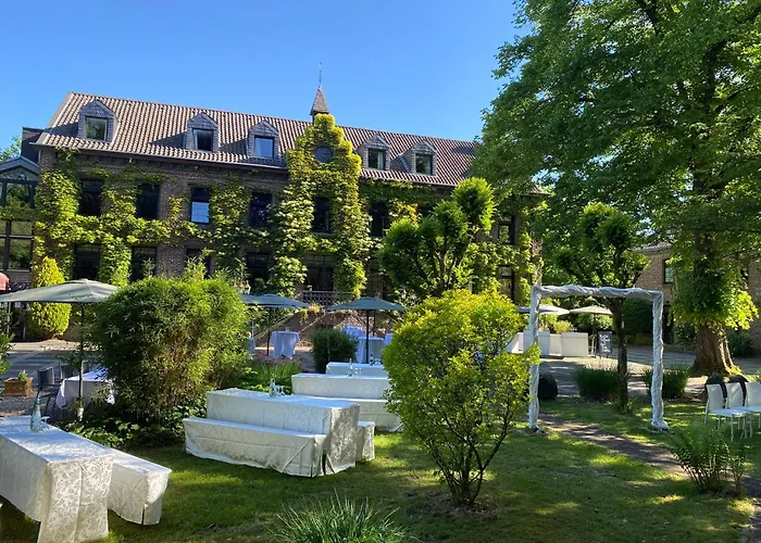 Burg & Eventlocation ホテル ヴェークベルク