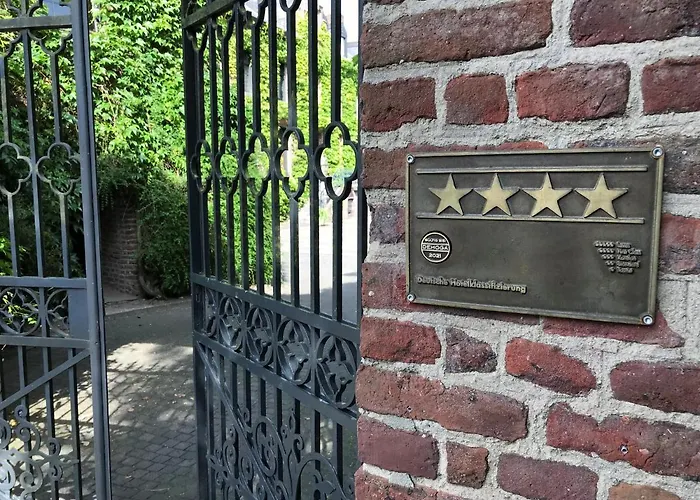 Burg & Eventlocation 4* Wegberg